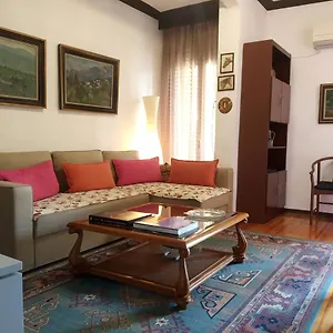 Διαμέρισμα Cosy Penthouse -up To 6 Guests- In The Centre!